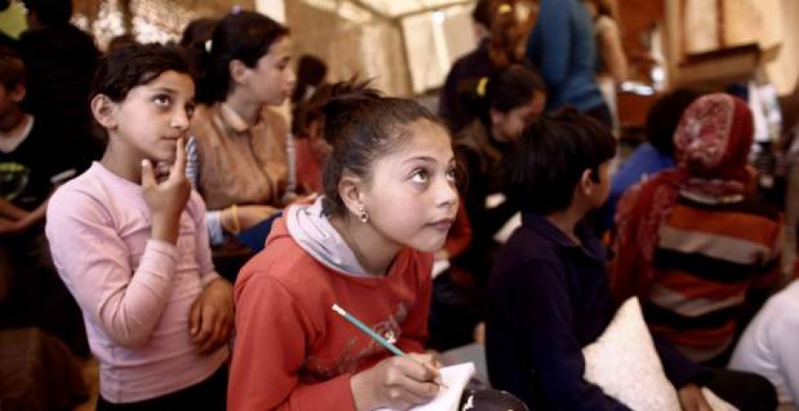 Παιδιά  πρόσφυγες χωρίς πρόσβαση στην εκπαίδευση