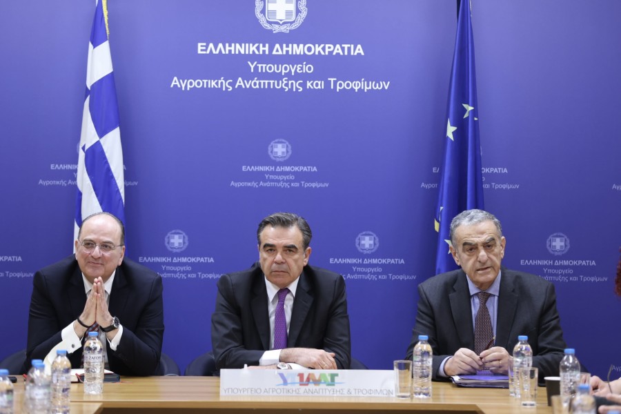 Έκτακτη σύσκεψη στο ΥΑΑΤ με Λέσβιους