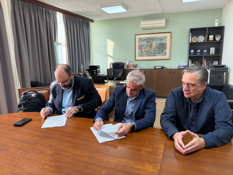 Υπογραφή σύμβασης