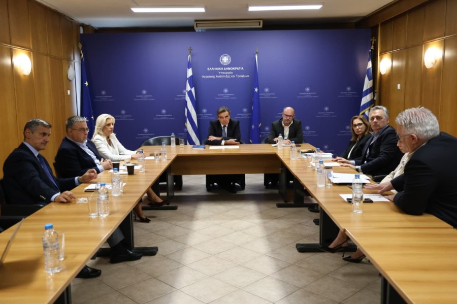 Μ. Σχοινάς με τις επτά Αποκεντρωμένες Διοικήσεις για τον πρωτογενή τομέα